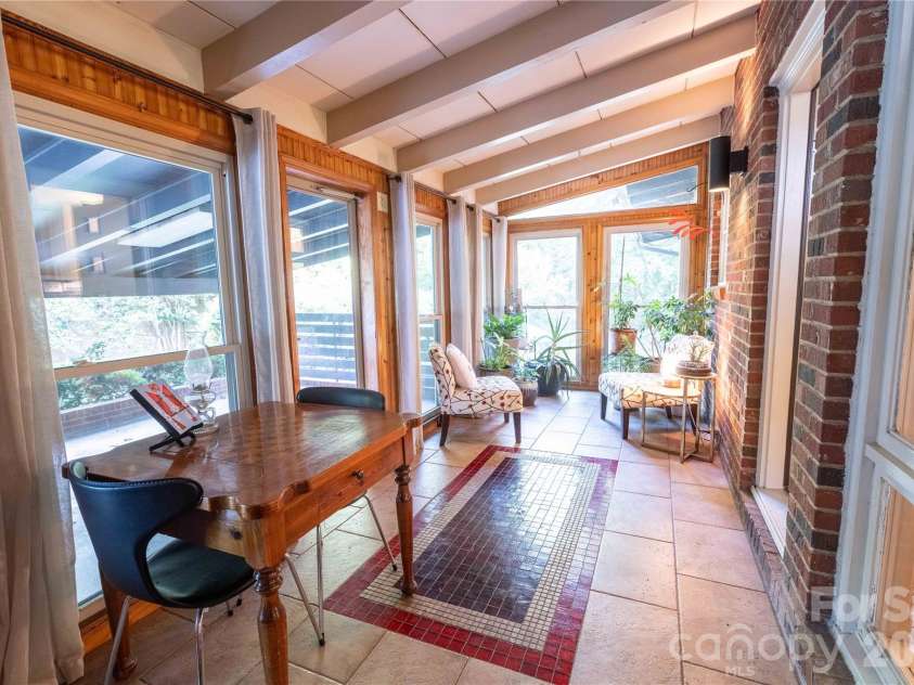 2216 Shadyview Drive, Charlotte, NC 28210.  MLS# CAR4432689, YatesRealty ID 55521. 