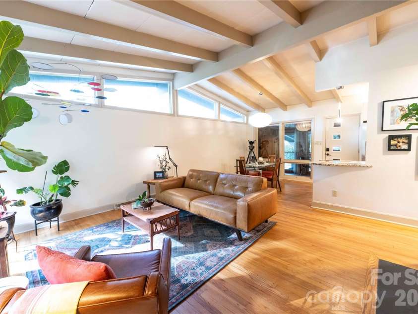 2216 Shadyview Drive, Charlotte, NC 28210.  MLS# CAR4432689, YatesRealty ID 55521. 