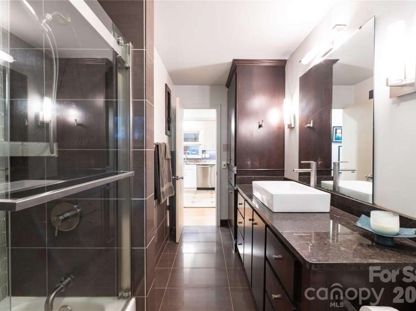 2216 Shadyview Drive, Charlotte, NC 28210.  MLS# CAR4432689, YatesRealty ID 55521. 