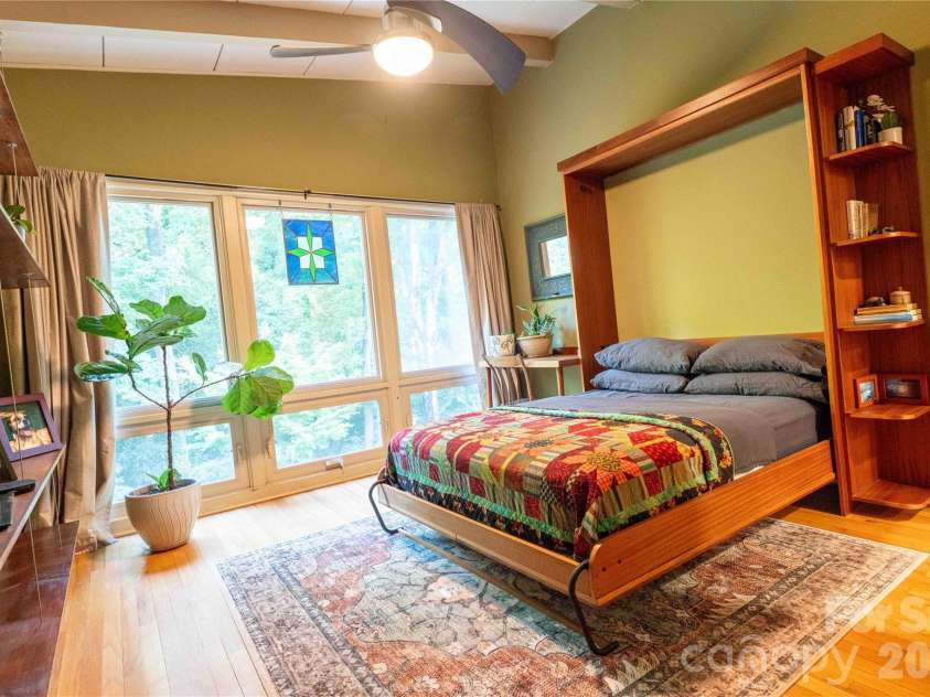2216 Shadyview Drive, Charlotte, NC 28210.  MLS# CAR4432689, YatesRealty ID 55521. 