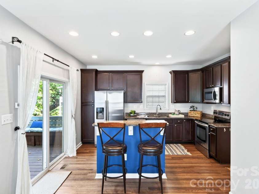 62 Kirby Road, Asheville, NC 28806.  MLS# CAR4431390, YatesRealty ID 55523. Breakfast Bar
