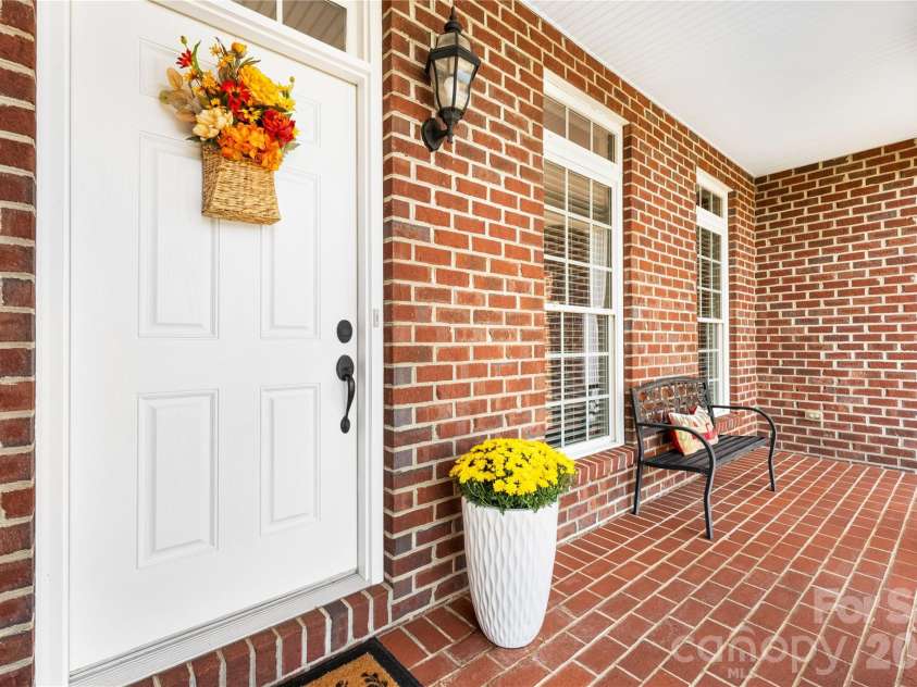 66 Hawks Ridge, Hickory, NC 28601.  MLS# CAR4431161, YatesRealty ID 55524. 