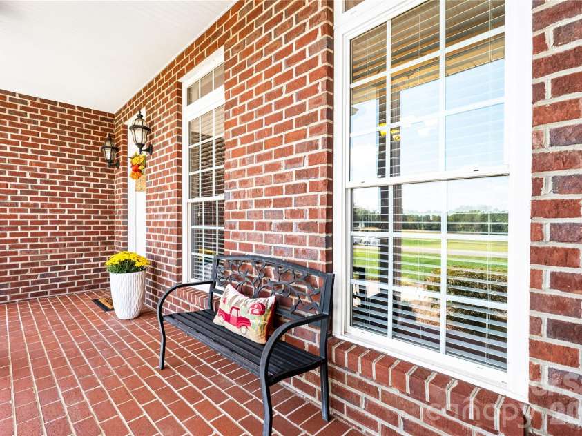 66 Hawks Ridge, Hickory, NC 28601.  MLS# CAR4431161, YatesRealty ID 55524. 