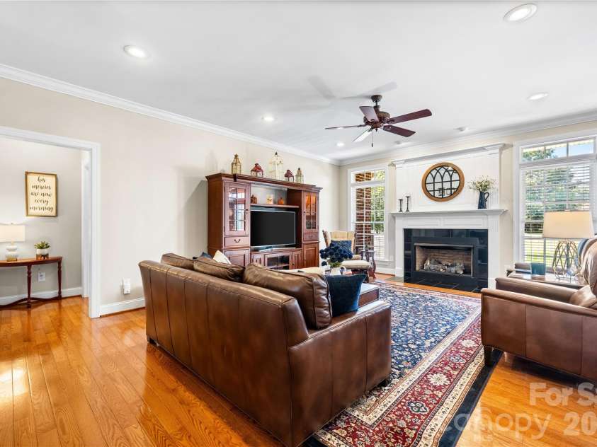66 Hawks Ridge, Hickory, NC 28601.  MLS# CAR4431161, YatesRealty ID 55524. 