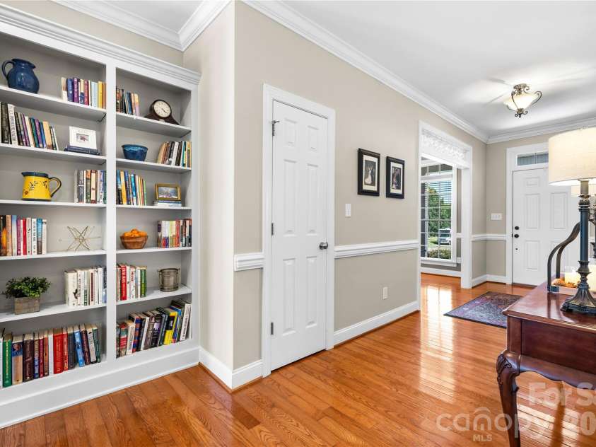 66 Hawks Ridge, Hickory, NC 28601.  MLS# CAR4431161, YatesRealty ID 55524. 