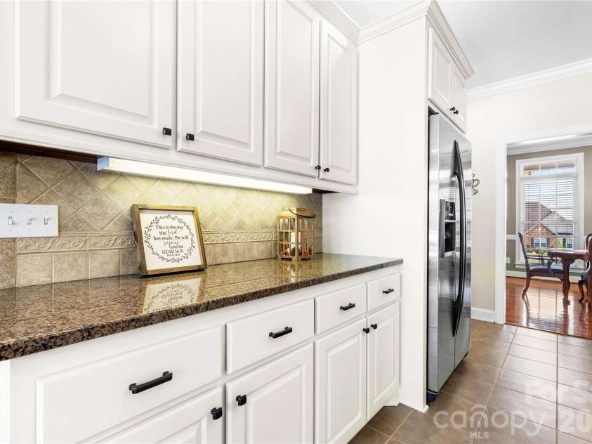 66 Hawks Ridge, Hickory, NC 28601.  MLS# CAR4431161, YatesRealty ID 55524. 