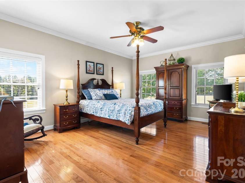 66 Hawks Ridge, Hickory, NC 28601.  MLS# CAR4431161, YatesRealty ID 55524. 