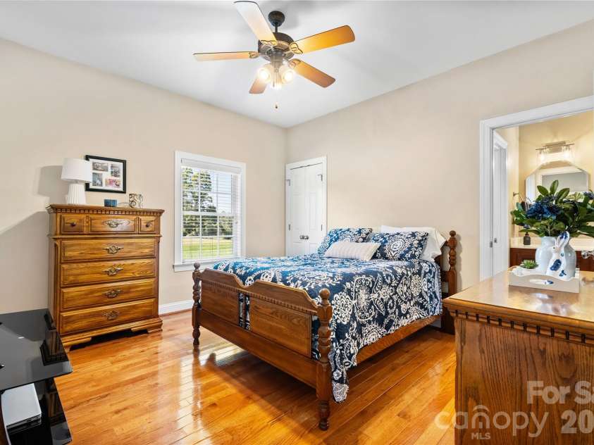 66 Hawks Ridge, Hickory, NC 28601.  MLS# CAR4431161, YatesRealty ID 55524. 