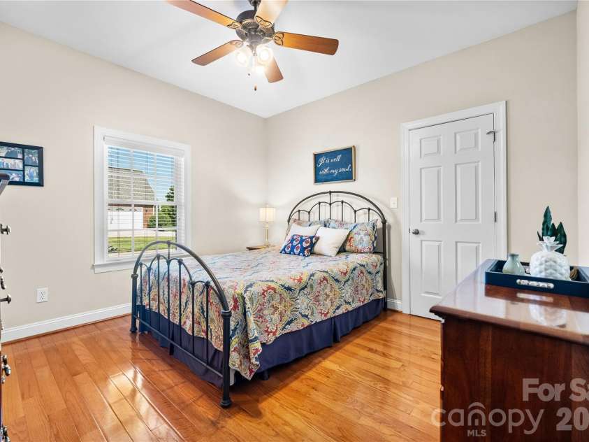 66 Hawks Ridge, Hickory, NC 28601.  MLS# CAR4431161, YatesRealty ID 55524. 