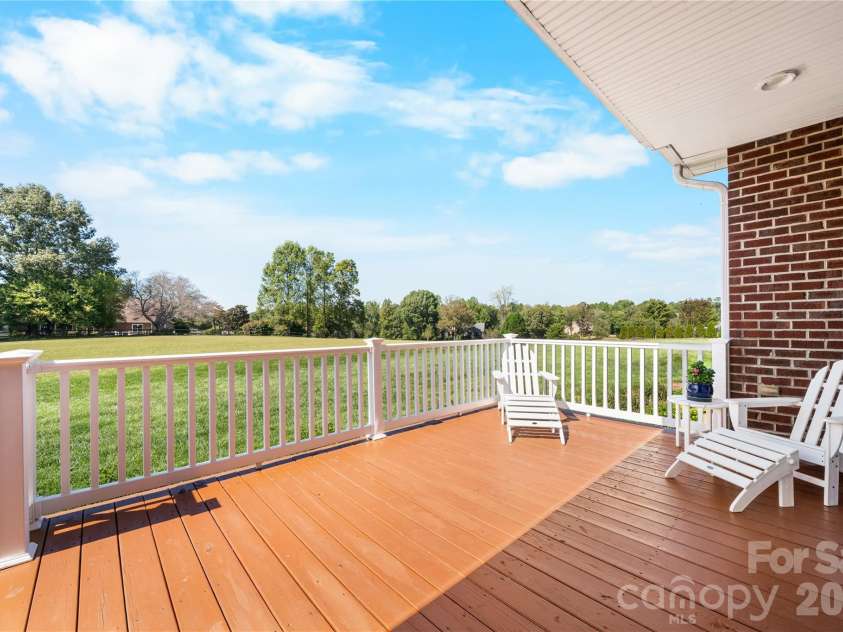 66 Hawks Ridge, Hickory, NC 28601.  MLS# CAR4431161, YatesRealty ID 55524. 