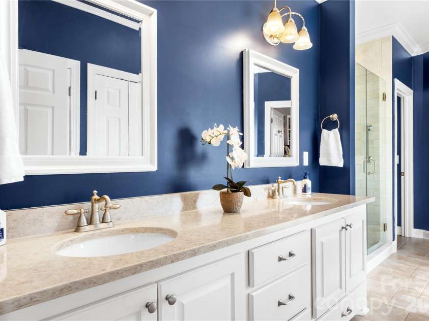 66 Hawks Ridge, Hickory, NC 28601.  MLS# CAR4431161, YatesRealty ID 55524. 