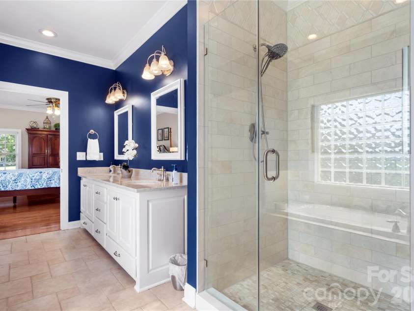 66 Hawks Ridge, Hickory, NC 28601.  MLS# CAR4431161, YatesRealty ID 55524. 