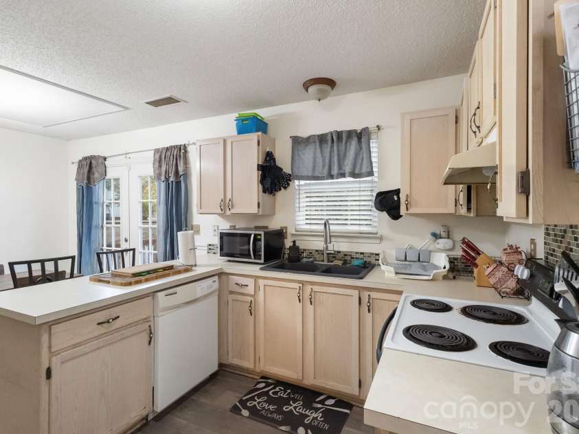 3081 Parade Lane, Concord, NC 28025.  MLS# CAR4432607, YatesRealty ID 55525. 