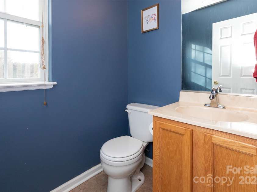 22 Yorktown Circle, Fletcher, NC 28732.  MLS# CAR4207413, YatesRealty ID 5553. Half Bath on Main Level