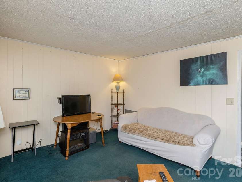 56 Fairview Avenue, Hendersonville, NC 28792.  MLS# CAR4354003, YatesRealty ID 5553. 