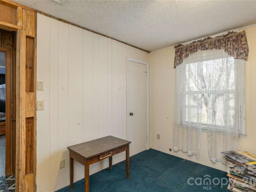 56 Fairview Avenue, Hendersonville, NC 28792.  MLS# CAR4354003, YatesRealty ID 5553. 