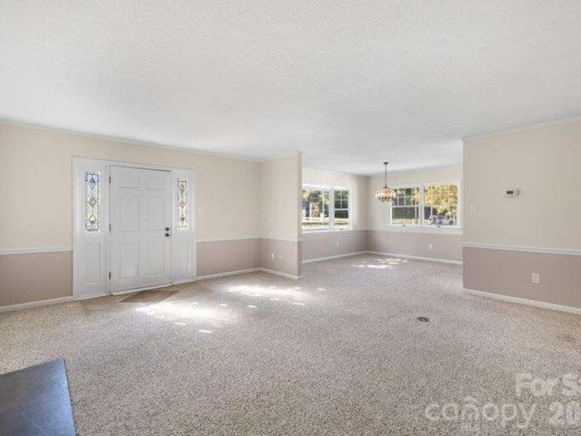746 Main Street, Mooresville, NC 28115.  MLS# CAR4432552, YatesRealty ID 55532. 