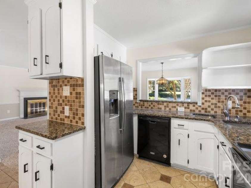 746 Main Street, Mooresville, NC 28115.  MLS# CAR4432552, YatesRealty ID 55532. 