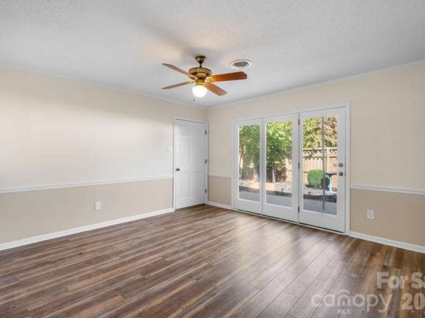 746 Main Street, Mooresville, NC 28115.  MLS# CAR4432552, YatesRealty ID 55532. 