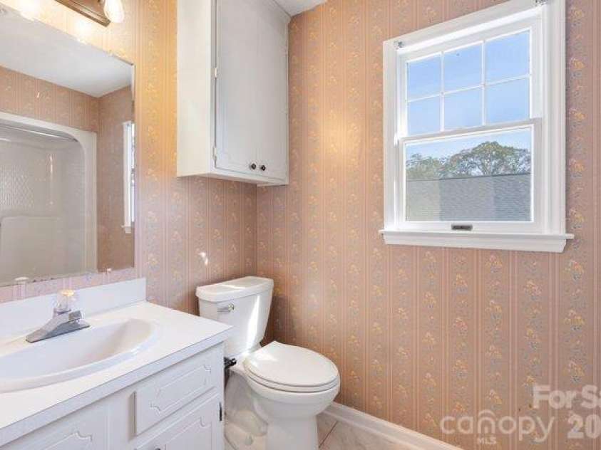746 Main Street, Mooresville, NC 28115.  MLS# CAR4432552, YatesRealty ID 55532. 