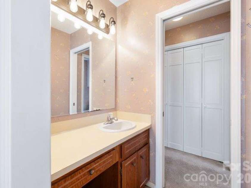 746 Main Street, Mooresville, NC 28115.  MLS# CAR4432552, YatesRealty ID 55532. 