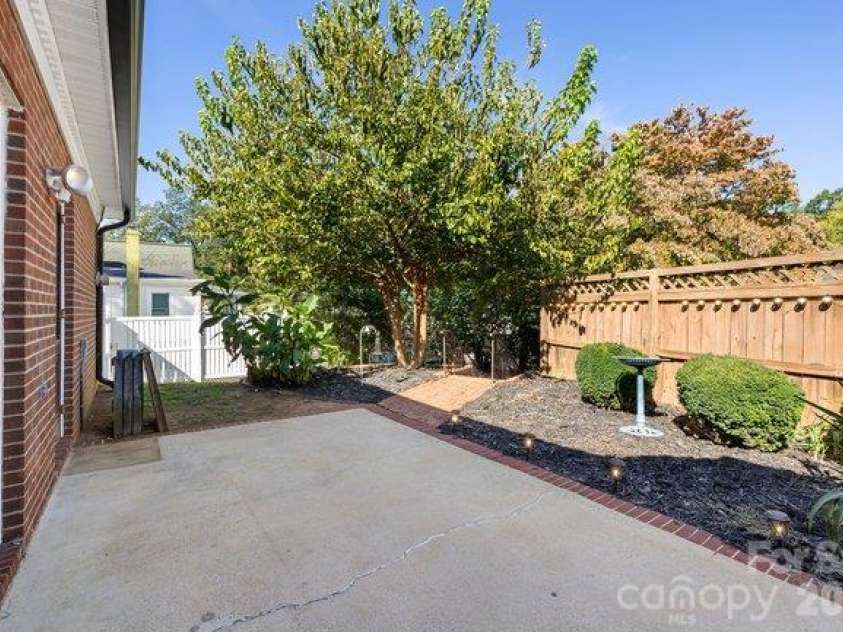 746 Main Street, Mooresville, NC 28115.  MLS# CAR4432552, YatesRealty ID 55532. 