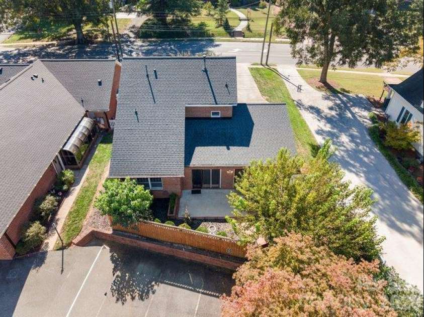 746 Main Street, Mooresville, NC 28115.  MLS# CAR4432552, YatesRealty ID 55532. 