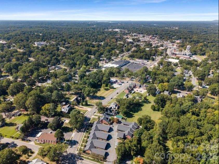 746 Main Street, Mooresville, NC 28115.  MLS# CAR4432552, YatesRealty ID 55532. 