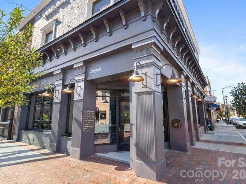 746 Main Street, Mooresville, NC 28115.  MLS# CAR4432552, YatesRealty ID 55532. 