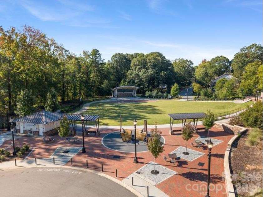 746 Main Street, Mooresville, NC 28115.  MLS# CAR4432552, YatesRealty ID 55532. 