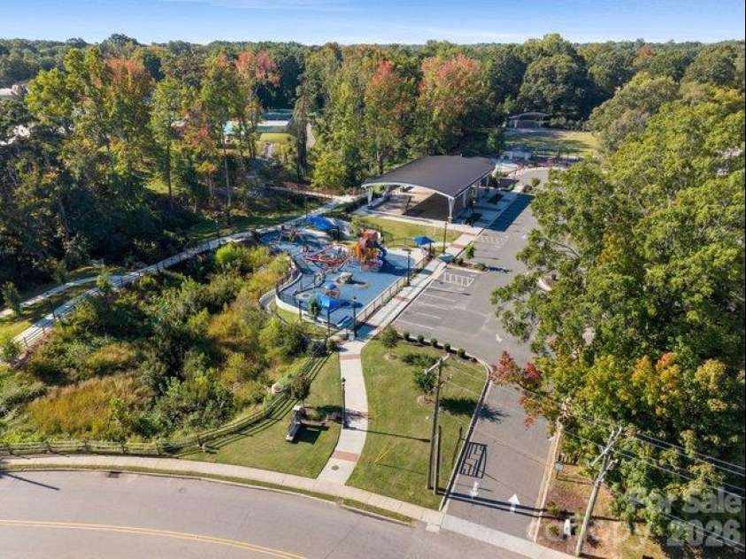 746 Main Street, Mooresville, NC 28115.  MLS# CAR4432552, YatesRealty ID 55532. 