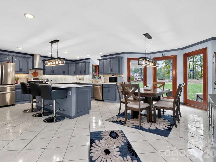 525 Shoreline Drive, Lancaster, SC 29720.  MLS# CAR4432574, YatesRealty ID 55533. 