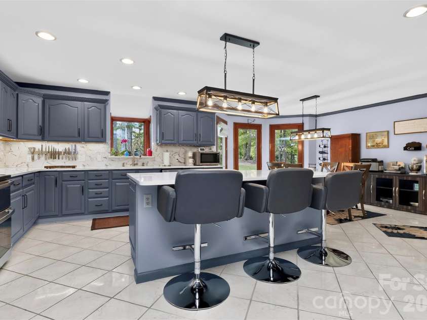 525 Shoreline Drive, Lancaster, SC 29720.  MLS# CAR4432574, YatesRealty ID 55533. 