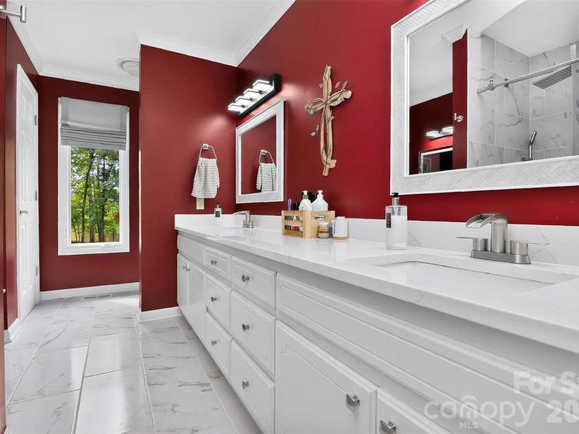 525 Shoreline Drive, Lancaster, SC 29720.  MLS# CAR4432574, YatesRealty ID 55533. 
