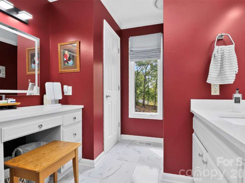 525 Shoreline Drive, Lancaster, SC 29720.  MLS# CAR4432574, YatesRealty ID 55533. 