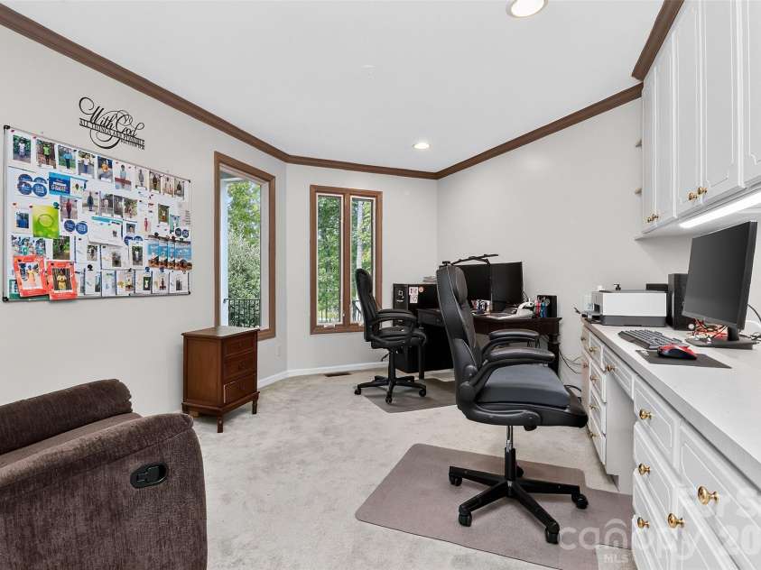 525 Shoreline Drive, Lancaster, SC 29720.  MLS# CAR4432574, YatesRealty ID 55533. 