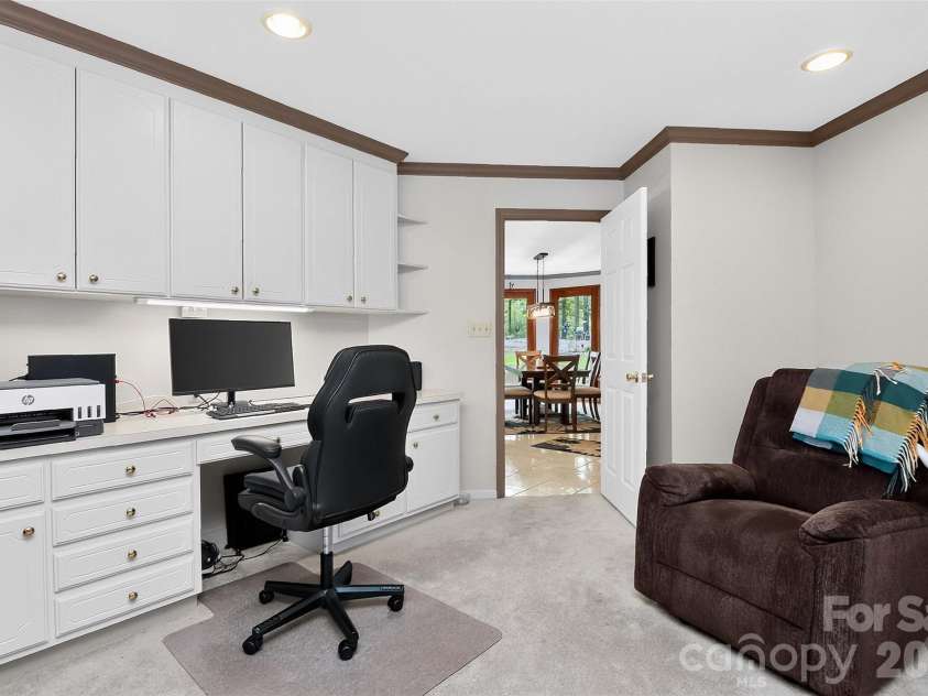 525 Shoreline Drive, Lancaster, SC 29720.  MLS# CAR4432574, YatesRealty ID 55533. 