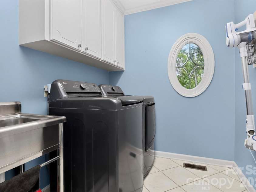 525 Shoreline Drive, Lancaster, SC 29720.  MLS# CAR4432574, YatesRealty ID 55533. 