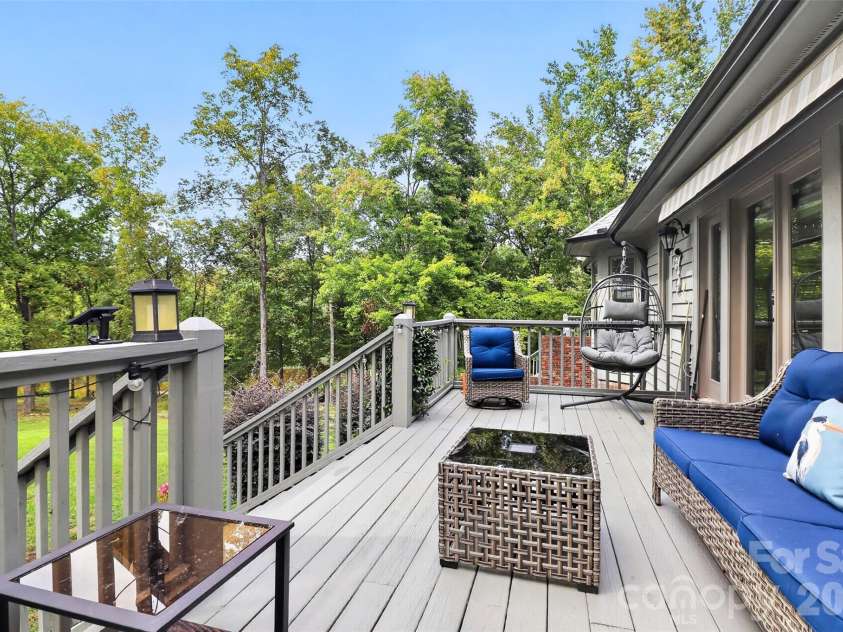 525 Shoreline Drive, Lancaster, SC 29720.  MLS# CAR4432574, YatesRealty ID 55533. 