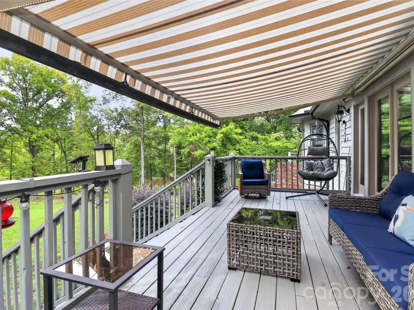 525 Shoreline Drive, Lancaster, SC 29720.  MLS# CAR4432574, YatesRealty ID 55533. 