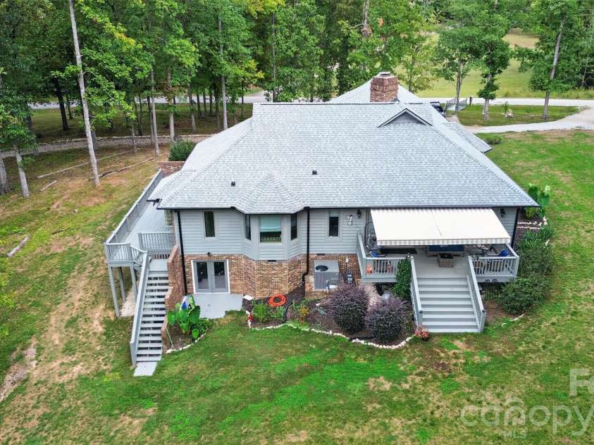 525 Shoreline Drive, Lancaster, SC 29720.  MLS# CAR4432574, YatesRealty ID 55533. 