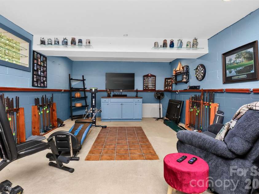 525 Shoreline Drive, Lancaster, SC 29720.  MLS# CAR4432574, YatesRealty ID 55533. 