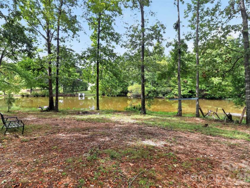 525 Shoreline Drive, Lancaster, SC 29720.  MLS# CAR4432574, YatesRealty ID 55533. 