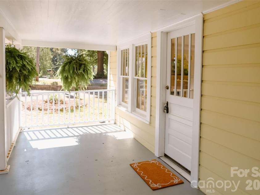 215 Krimminger Avenue, Concord, NC 28025.  MLS# CAR4432746, YatesRealty ID 55535. 