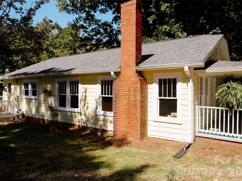 215 Krimminger Avenue, Concord, NC 28025.  MLS# CAR4432746, YatesRealty ID 55535. 