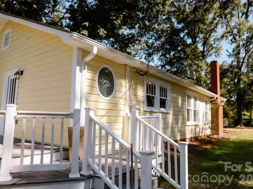 215 Krimminger Avenue, Concord, NC 28025.  MLS# CAR4432746, YatesRealty ID 55535. 