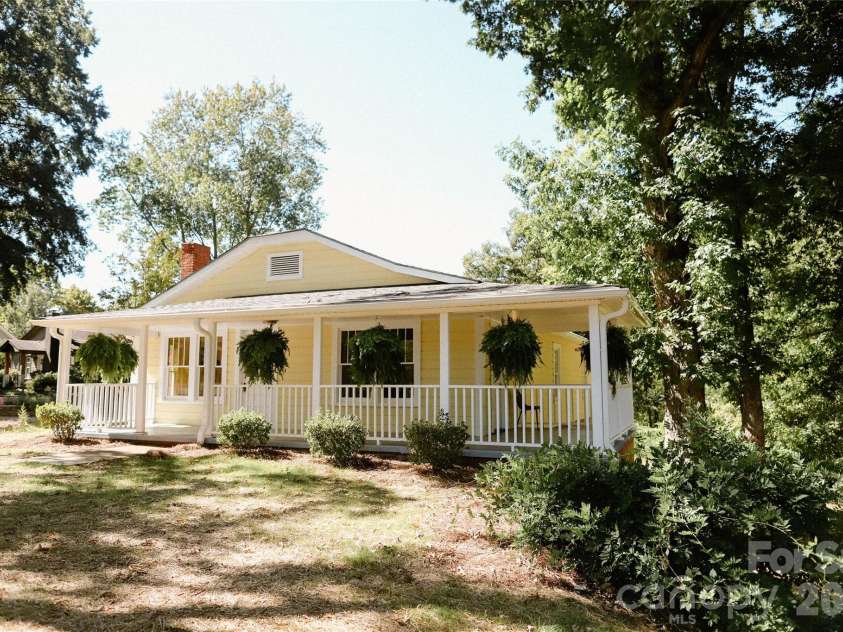 215 Krimminger Avenue, Concord, NC 28025.  MLS# CAR4432746, YatesRealty ID 55535. 