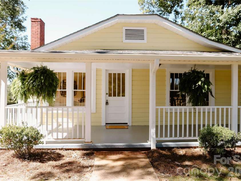 215 Krimminger Avenue, Concord, NC 28025.  MLS# CAR4432746, YatesRealty ID 55535. 