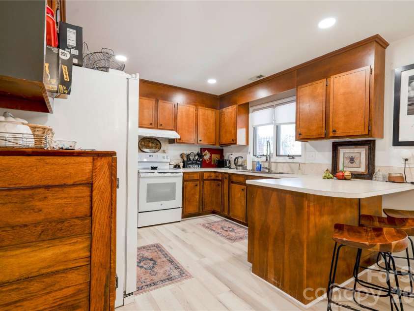 301 Pinkney Street, Shelby, NC 28150.  MLS# CAR4432509, YatesRealty ID 55538. Eat at breakfast bar