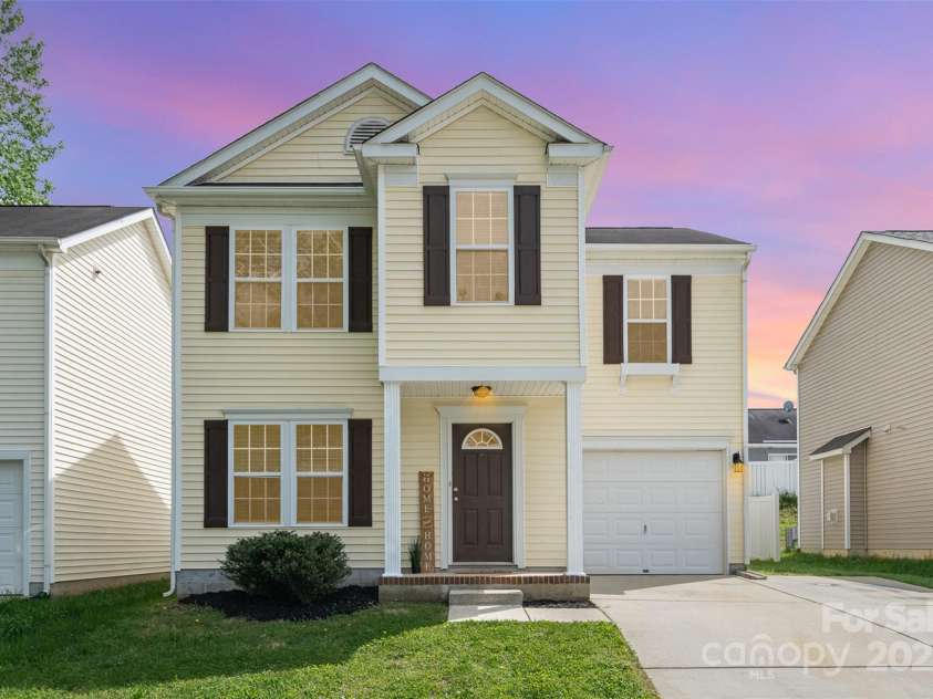 13514 Tartarian Court, Charlotte, NC 28215.  MLS# CAR4245300, YatesRealty ID 5554. Welcome Home!